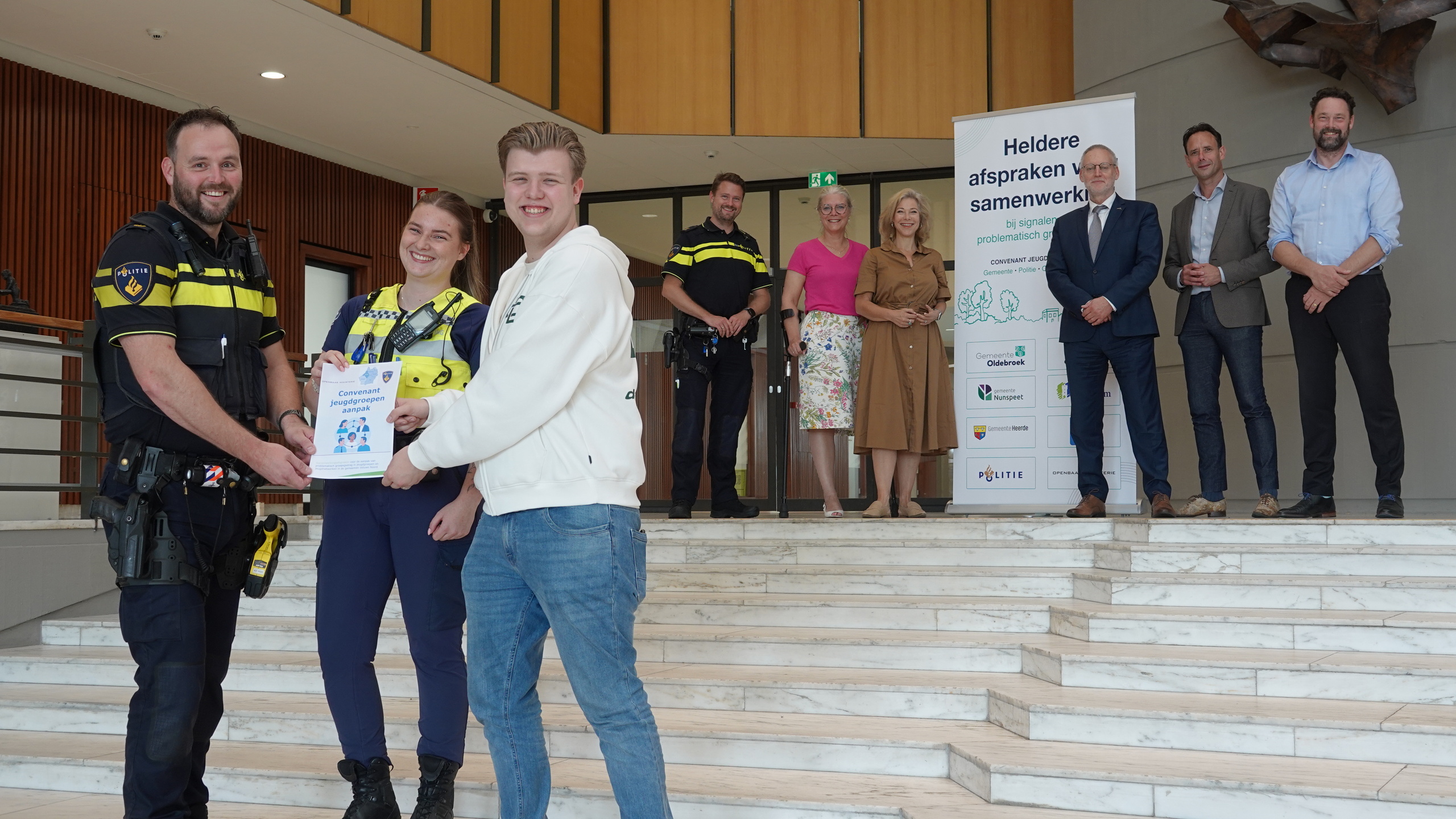 Ondertekening Convenant Jeugd Aanpak op het gemeentehuis in Epe